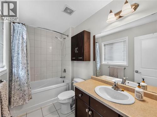 3 Hitching Post Ridge, Binbrook, ON - Indoor Photo Showing Bathroom