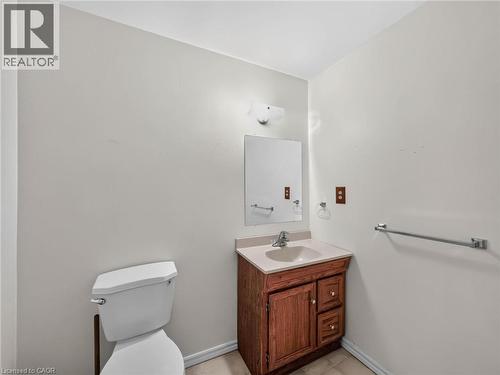 60 Attwood Drive, Cambridge, ON - Indoor Photo Showing Bathroom