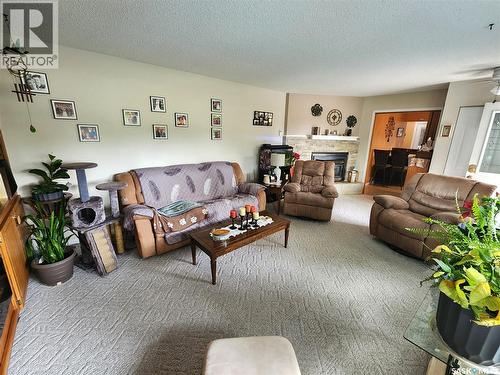 808 Assiniboia Avenue, Stoughton, SK - Indoor Photo Showing Living Room