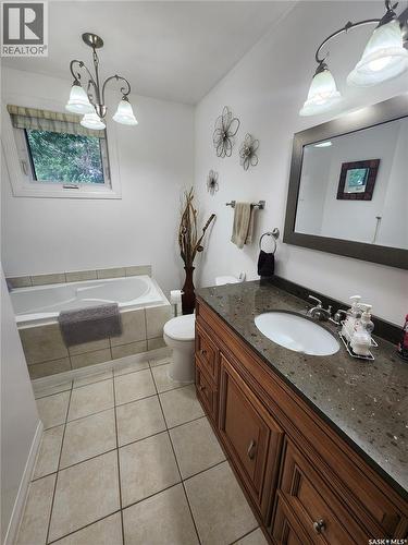 808 Assiniboia Avenue, Stoughton, SK - Indoor Photo Showing Bathroom