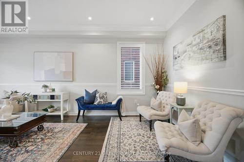 399 Savoline Boulevard, Milton, ON - Indoor Photo Showing Living Room