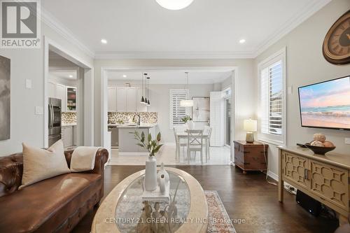 399 Savoline Boulevard, Milton, ON - Indoor Photo Showing Living Room