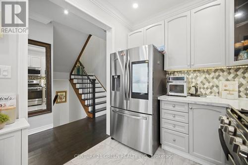 399 Savoline Boulevard, Milton, ON - Indoor Photo Showing Kitchen