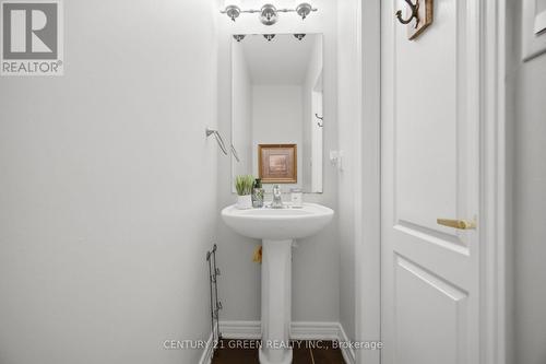 399 Savoline Boulevard, Milton, ON - Indoor Photo Showing Bathroom