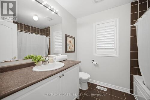 399 Savoline Boulevard, Milton, ON - Indoor Photo Showing Bathroom