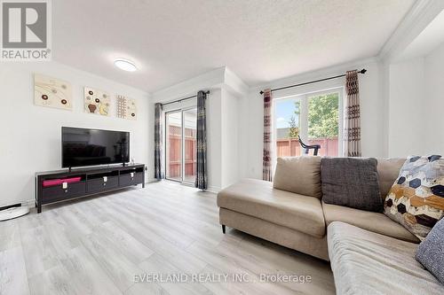 5588 Highbank Road, Mississauga, ON - Indoor Photo Showing Living Room