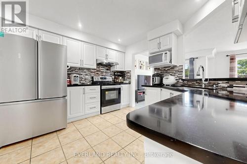 5588 Highbank Road, Mississauga, ON - Indoor Photo Showing Kitchen With Upgraded Kitchen