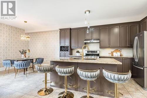 5550 Tenth Line W, Mississauga, ON - Indoor Photo Showing Kitchen With Upgraded Kitchen