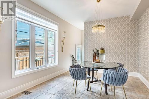 5550 Tenth Line W, Mississauga, ON - Indoor Photo Showing Dining Room