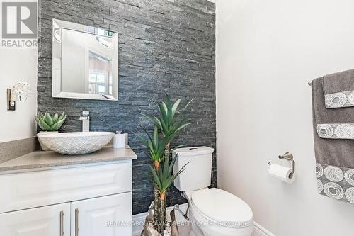 5550 Tenth Line W, Mississauga, ON - Indoor Photo Showing Bathroom