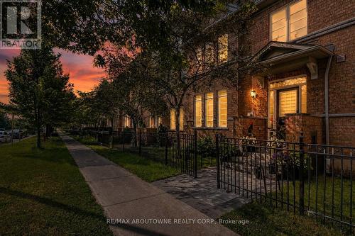 5550 Tenth Line W, Mississauga, ON - Outdoor