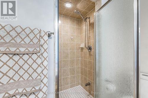 5550 Tenth Line W, Mississauga, ON - Indoor Photo Showing Bathroom