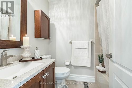 5550 Tenth Line W, Mississauga, ON - Indoor Photo Showing Bathroom