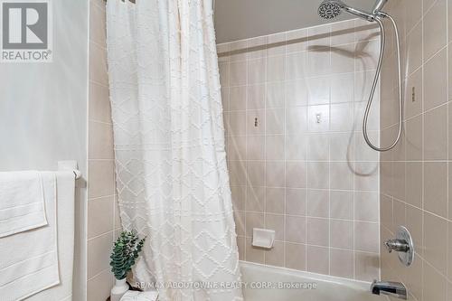 5550 Tenth Line W, Mississauga, ON - Indoor Photo Showing Bathroom