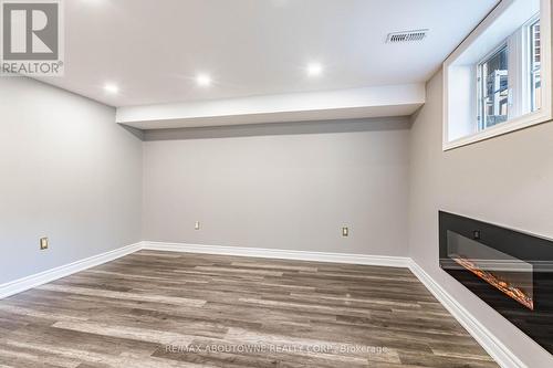 5550 Tenth Line W, Mississauga, ON - Indoor Photo Showing Other Room