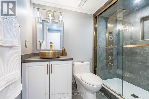 5550 Tenth Line W, Mississauga, ON - Indoor Photo Showing Bathroom