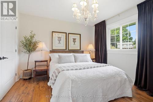2 Jameson Drive, Hamilton, ON - Indoor Photo Showing Bedroom