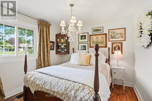 2 Jameson Drive, Hamilton, ON - Indoor Photo Showing Bedroom