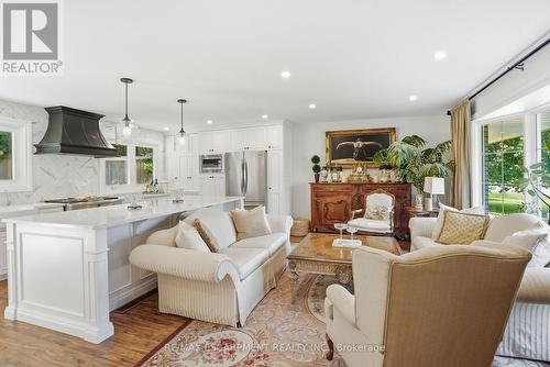 2 Jameson Drive, Hamilton, ON - Indoor Photo Showing Other Room