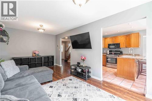54 Selkirk Street, Caledonia, ON - Indoor Photo Showing Living Room