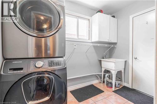 54 Selkirk Street, Caledonia, ON - Indoor Photo Showing Laundry Room
