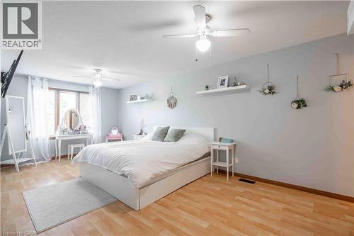 54 Selkirk Street, Caledonia, ON - Indoor Photo Showing Bedroom