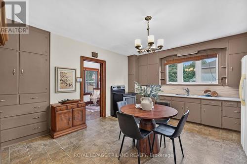11 Maple Street E, Aylmer, ON - Indoor Photo Showing Dining Room