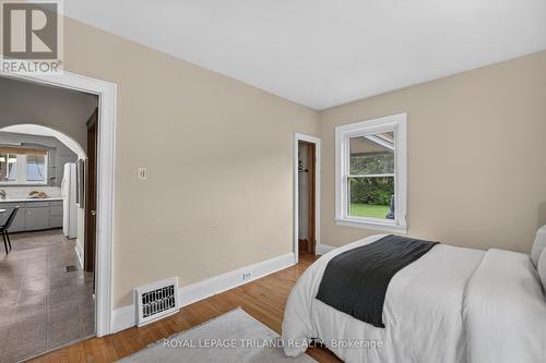 11 Maple Street E, Aylmer, ON - Indoor Photo Showing Bedroom