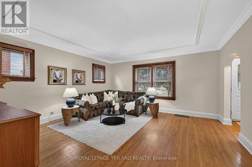 11 Maple Street E, Aylmer, ON - Indoor