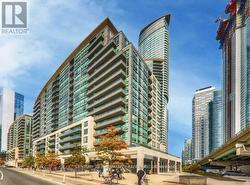 628 - 51 LOWER SIMCOE STREET Toronto, ON M5J 3A2