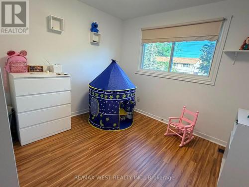 1254 Treeland Street, Burlington, ON - Indoor Photo Showing Bedroom