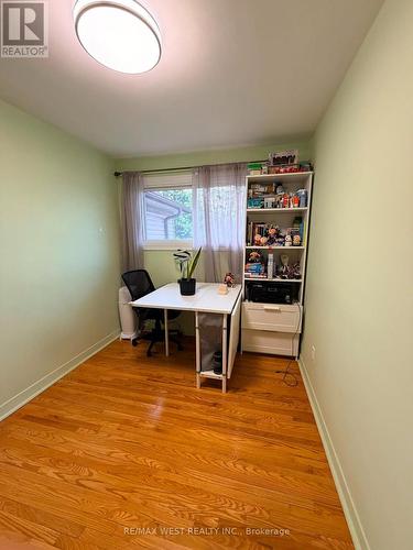 1254 Treeland Street, Burlington, ON - Indoor