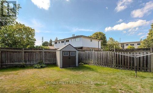 1254 Treeland Street, Burlington, ON - Outdoor