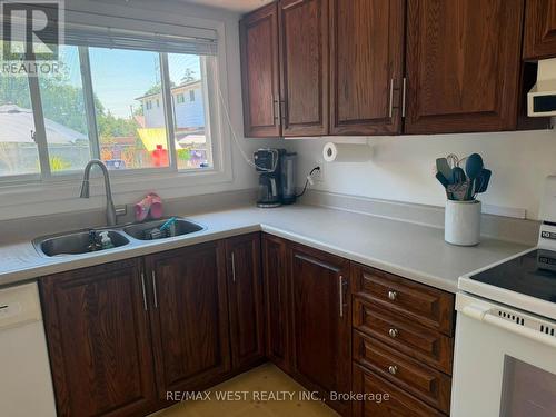 1254 Treeland Street, Burlington, ON - Indoor Photo Showing Kitchen With Double Sink