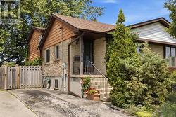 90 HALIFAX DRIVE  Kitchener, ON N2B 3K7