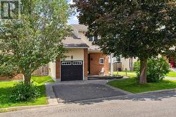 8 RASTILA CRESCENT  Ottawa, ON K1T 2C6
