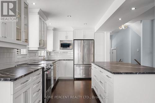 Kitchen - 8 Rastila Crescent, Ottawa, ON - Indoor Photo Showing Kitchen With Stainless Steel Kitchen With Upgraded Kitchen