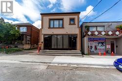 658 VAUGHAN ROAD Toronto, ON M6E 2Y5