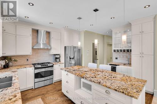 376 Winona Avenue, Ottawa, ON - Indoor Photo Showing Kitchen With Upgraded Kitchen