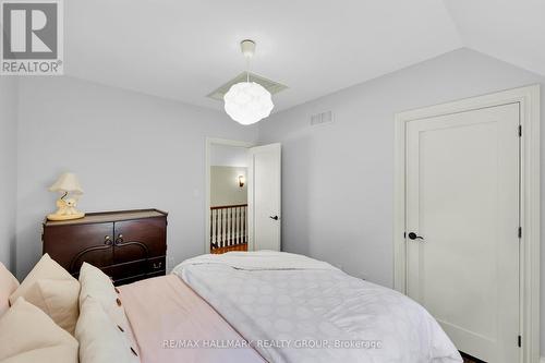 376 Winona Avenue, Ottawa, ON - Indoor Photo Showing Bedroom