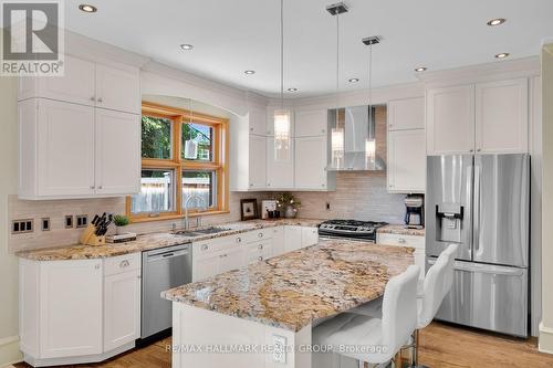 376 Winona Avenue, Ottawa, ON - Indoor Photo Showing Kitchen With Stainless Steel Kitchen With Upgraded Kitchen