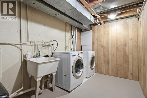 90 Halifax Drive, Kitchener, ON - Indoor Photo Showing Laundry Room