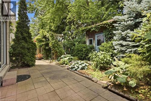 90 Halifax Drive, Kitchener, ON - Outdoor