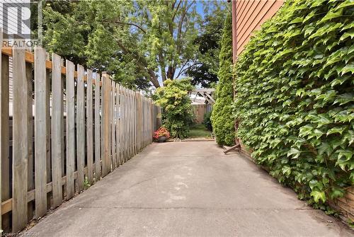 90 Halifax Drive, Kitchener, ON - Outdoor