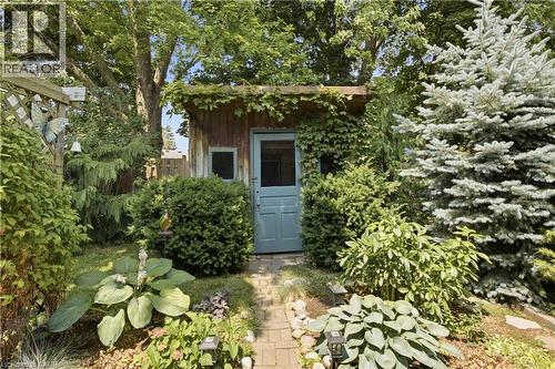 90 Halifax Drive, Kitchener, ON - Outdoor