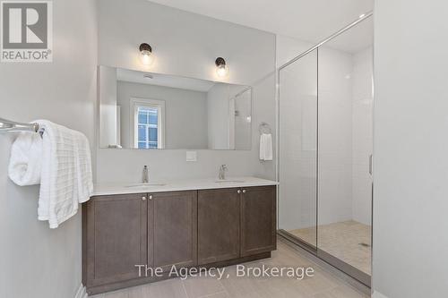 39 - 2054 Peninsula Road, Muskoka Lakes (Medora), ON - Indoor Photo Showing Bathroom