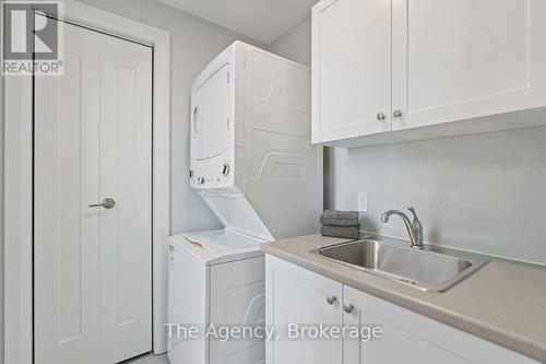 39 - 2054 Peninsula Road, Muskoka Lakes (Medora), ON - Indoor Photo Showing Laundry Room
