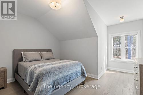 39 - 2054 Peninsula Road, Muskoka Lakes (Medora), ON - Indoor Photo Showing Bedroom