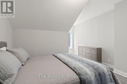 39 - 2054 Peninsula Road, Muskoka Lakes (Medora), ON - Indoor Photo Showing Bedroom