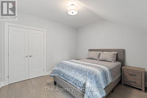 39 - 2054 Peninsula Road, Muskoka Lakes (Medora), ON - Indoor Photo Showing Bedroom